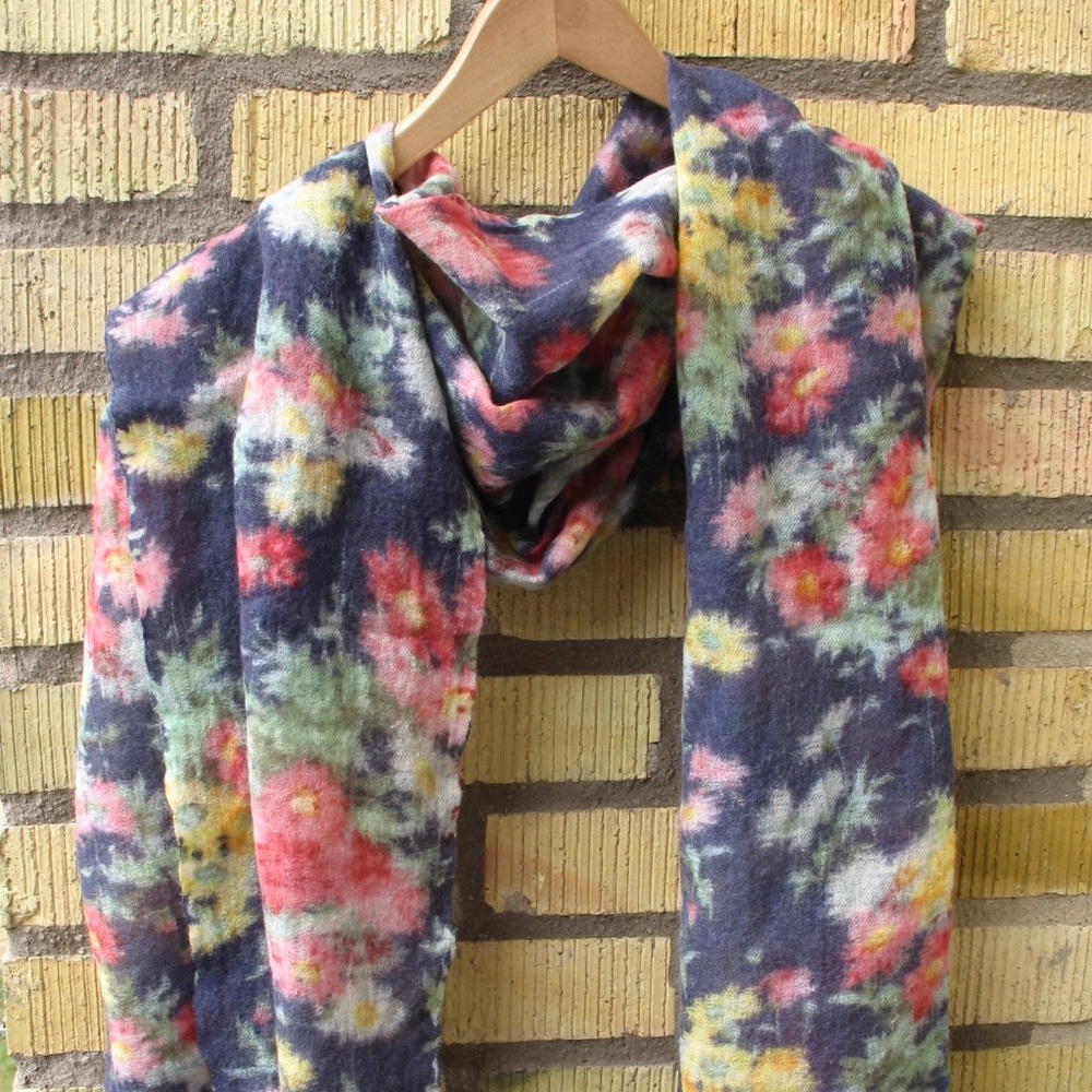 Épice Floral Scarf Lightweight Woven Wool Paris